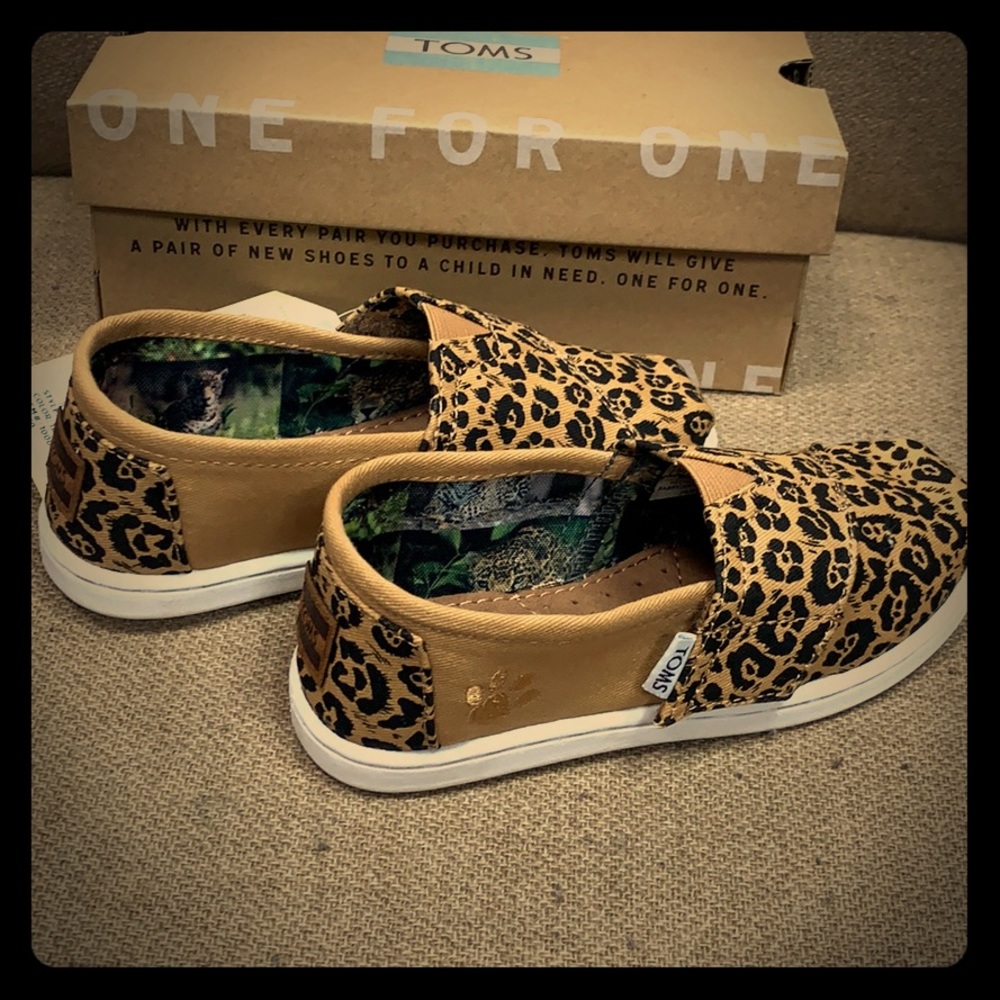 Jaguar cheetah print canvas shoes w/rubber soles